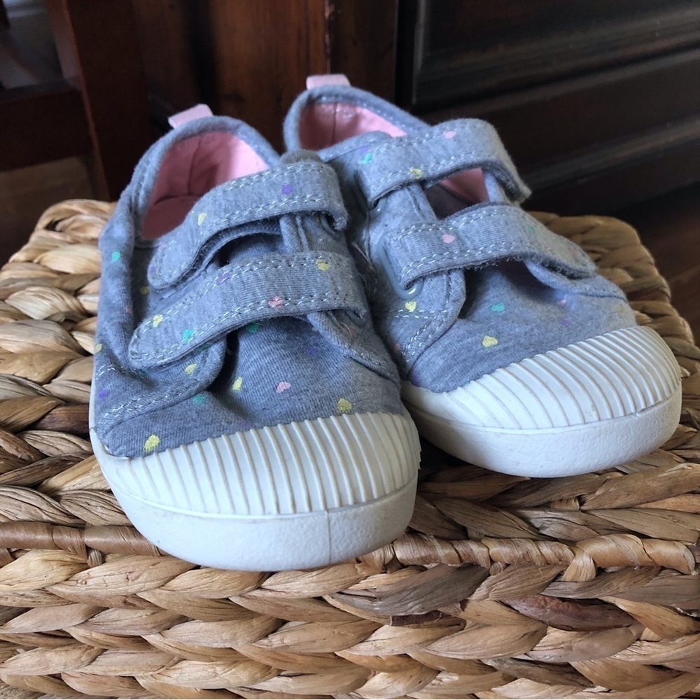 Cat and Jack Gray heart hook and loop sneakers in size 11